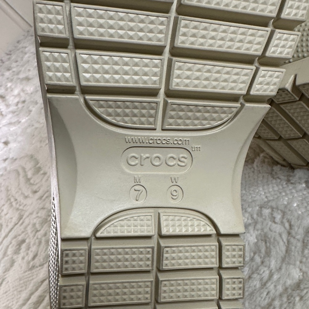 CROCS Iconic Comfort platform unisex Cream Mules - Picture 7 of 8